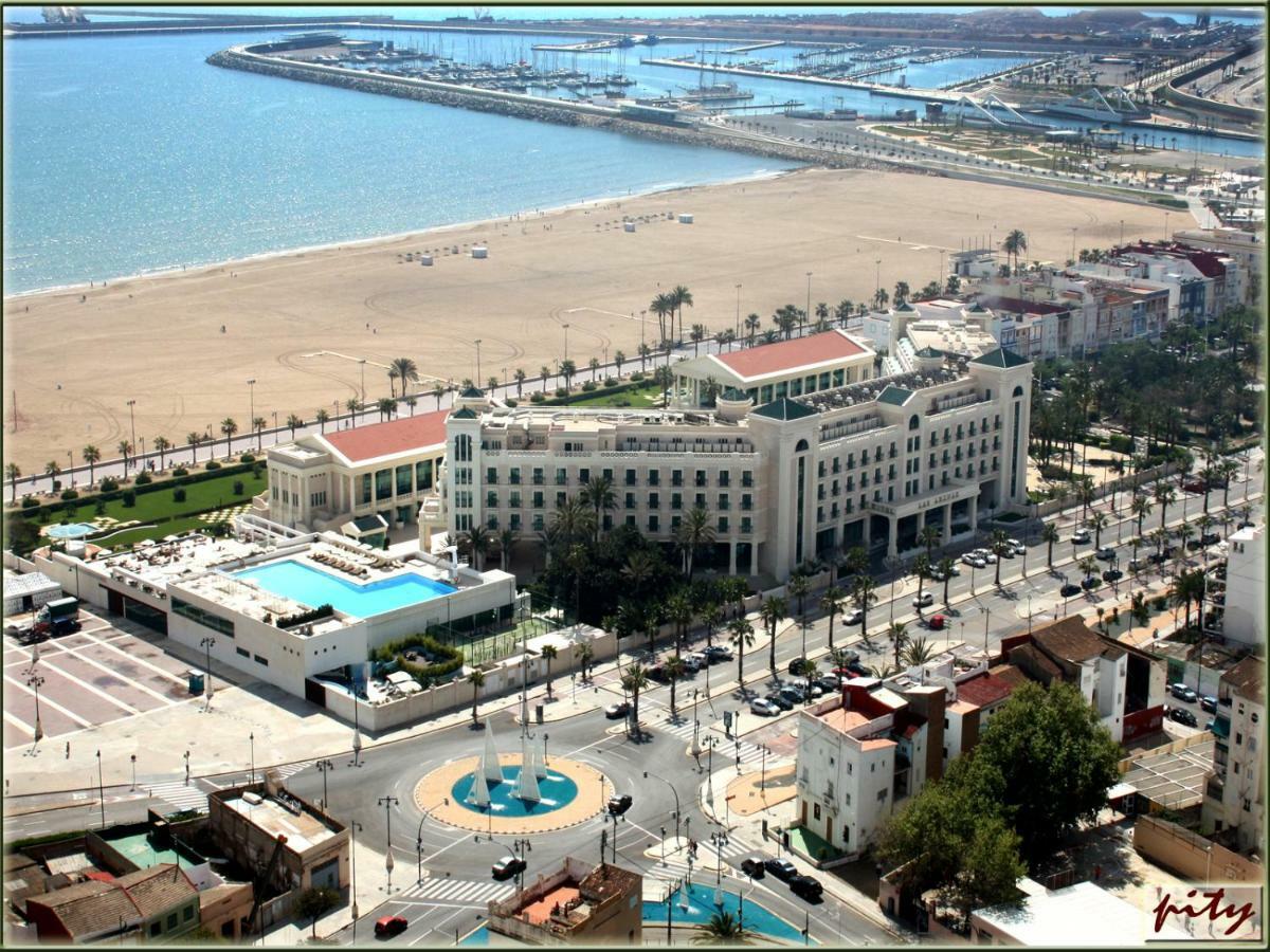 Apartamento Frente Al Mar Valencia Luaran gambar
